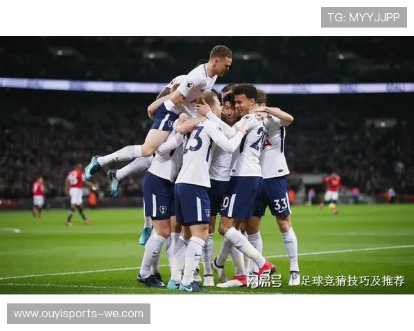 《英超联赛最新动态分析:战术革新与球员转会对冠军争夺的影响》 《英超联赛最新动态分析:战术革新与球员转会对冠军争夺的影响》